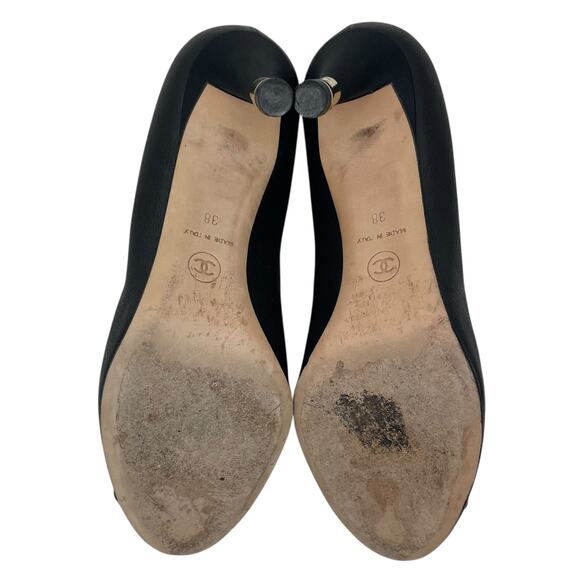 Chanel CC Logo Gold Tipped Heel Cap Toe Leather Pump Black Size 38 - Picture 8 of 10